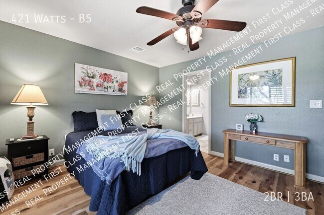 Building Photo - 421 Watts-B5