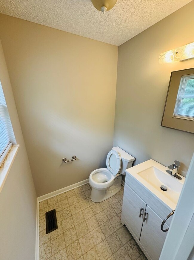 Building Photo - FOR LEASE- SINGLE-FAMILY HOME IN Mt Juliet