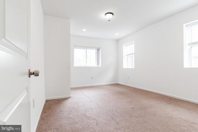 Building Photo - 227 E Girard Ave