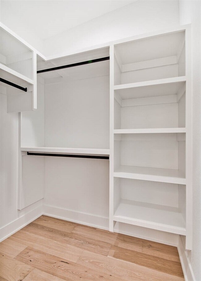 Building Photo - 214 NW 9th St