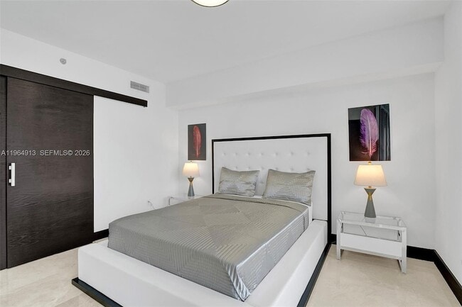 Building Photo - 465 Brickell Ave