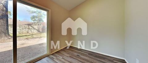 Building Photo - 2822 Canary Ln