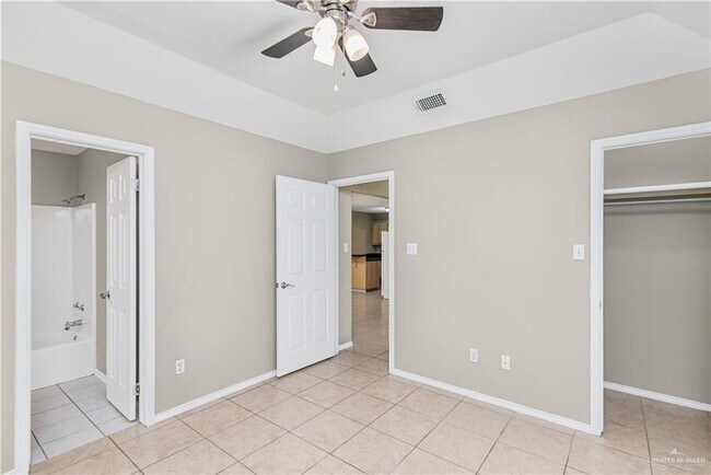 Building Photo - 15 Kimberly Ln