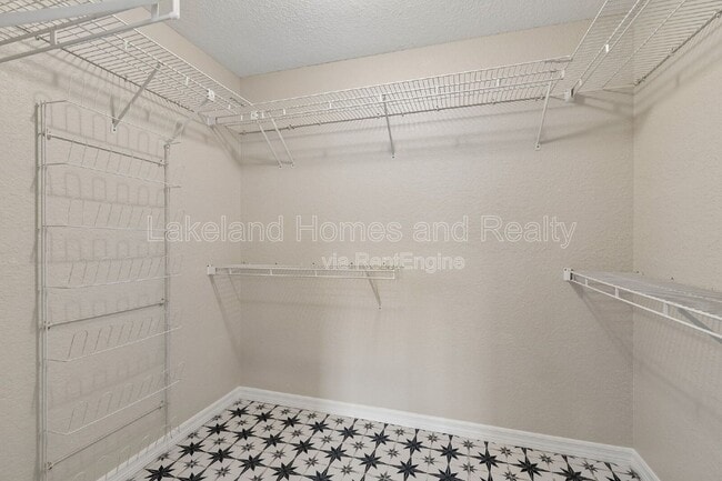 Building Photo - 95 Woodside Dr