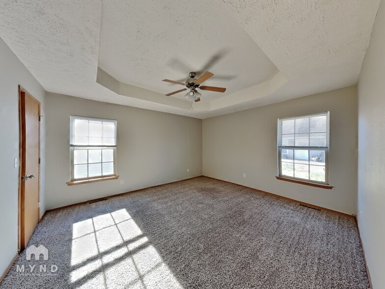 Building Photo - 1131 S Brown Ave