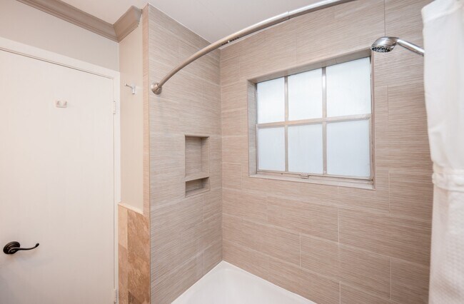 Building Photo - 9015 Gaylord Dr