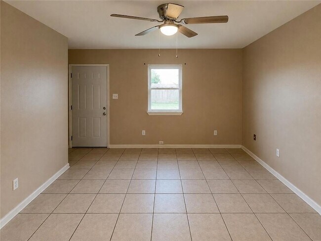 Building Photo - 3508 Pakenham Dr