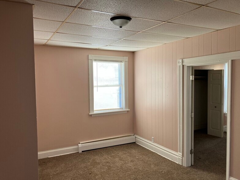 Building Photo - 1003 3rd St S