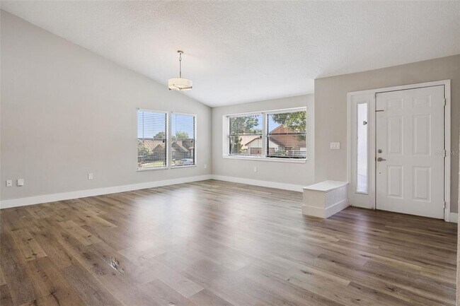 Building Photo - 7301 Spring Villas Cir