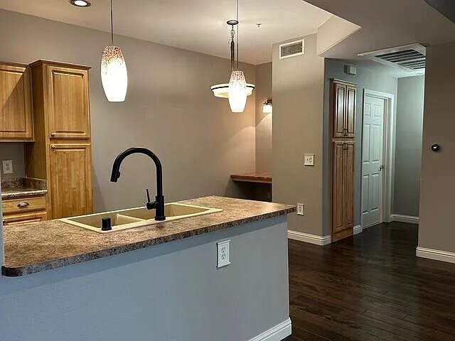 Building Photo - 501 Gibson Dr