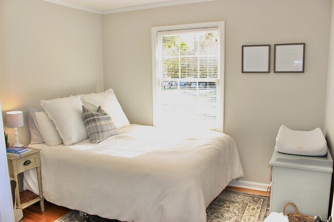 Building Photo - 316 Vinecrest Dr