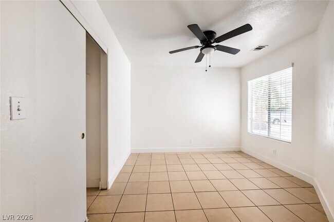 Building Photo - 5737 Grand Entries Dr