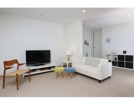 Building Photo - 275 N Beacon St