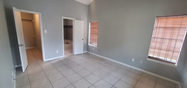 Building Photo - 11315 Lands End Cir