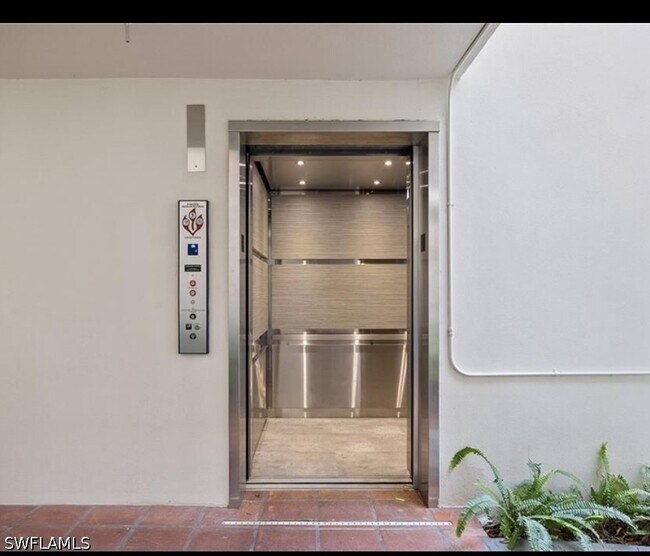 Building Photo - 1645 Spoonbill Ln