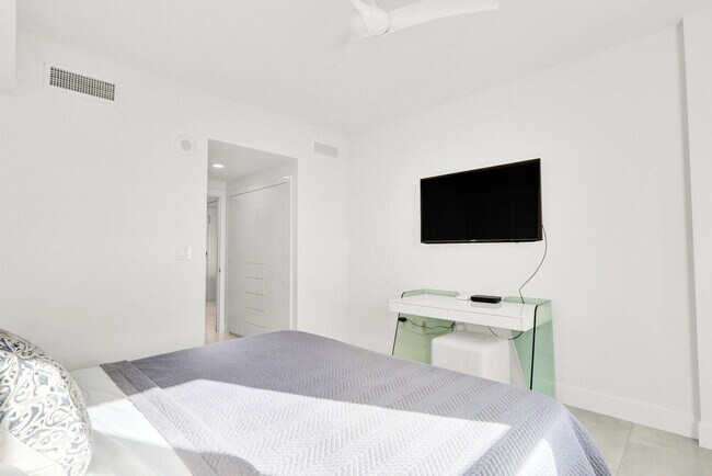 Building Photo - 450 N Federal Hwy