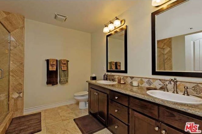 Master Bathroom - 13200 Moorpark St