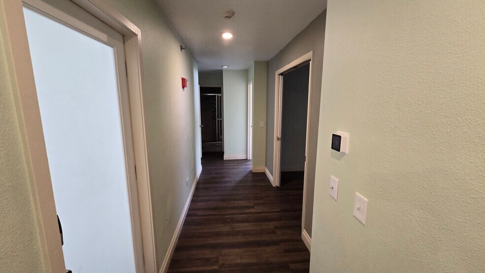 Building Photo - 565 W 96th Ave