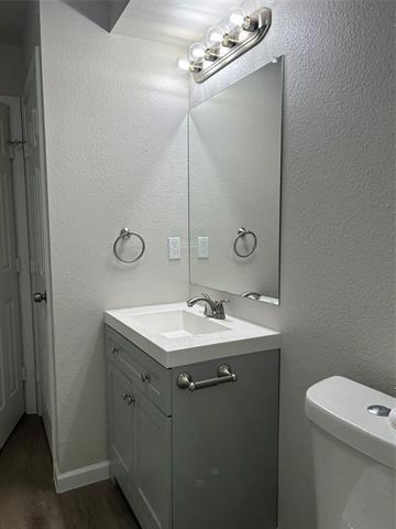 Building Photo - 407 N Justin Ave