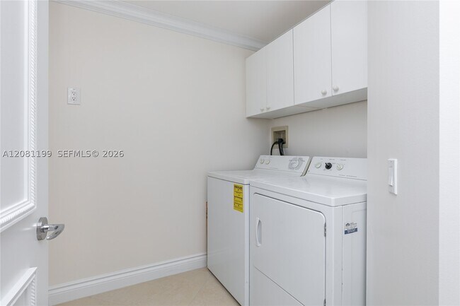Building Photo - 21150 Point LPH 2902