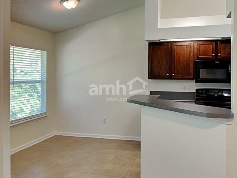 Building Photo - 9232 Dale View Ln W