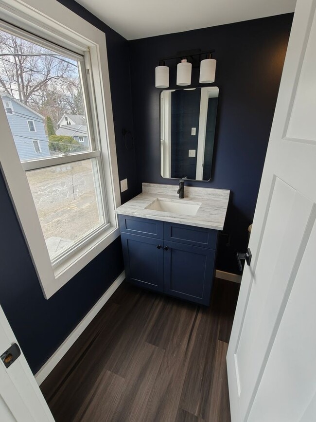 Building Photo - 225 State St