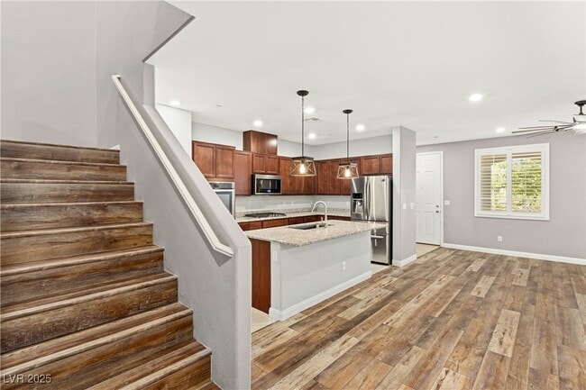 Building Photo - 2808 Alenga St