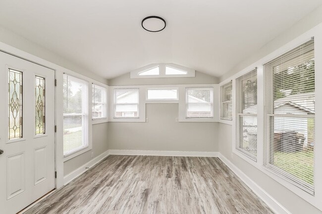 Building Photo - 5401 Bayberry Ln