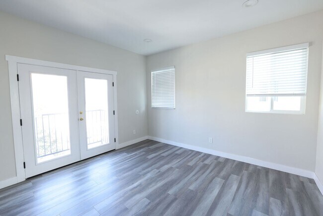 Building Photo - 3927 Wisconsin