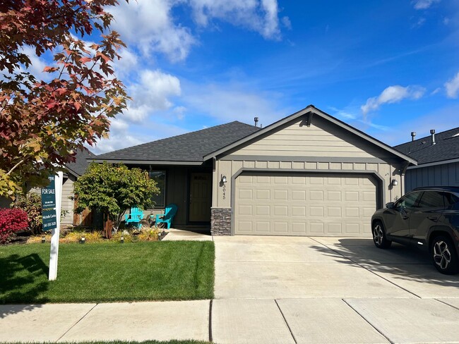 Primary Photo - Newer home in NW Redmond
