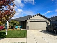 Building Photo - Newer home in NW Redmond
