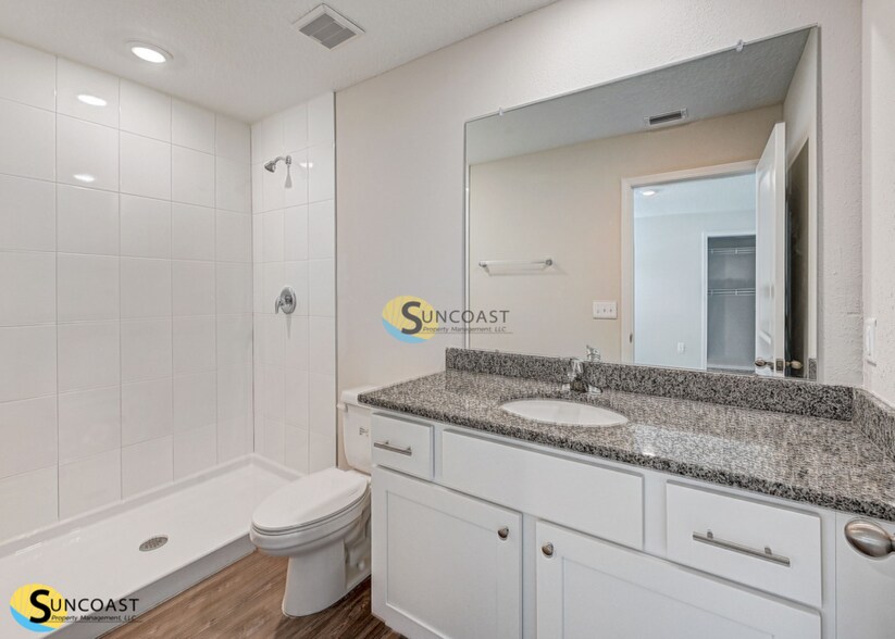 Building Photo - 9548 Hood Rd