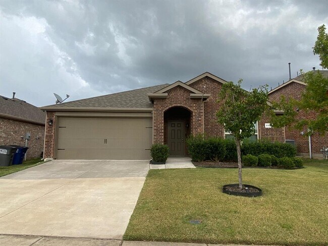 Building Photo - 2105 Meadow Park Dr