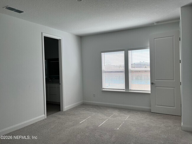 Building Photo - 66 Otsego Ln