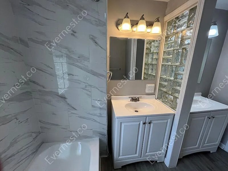 Building Photo - 9101 Hugh St