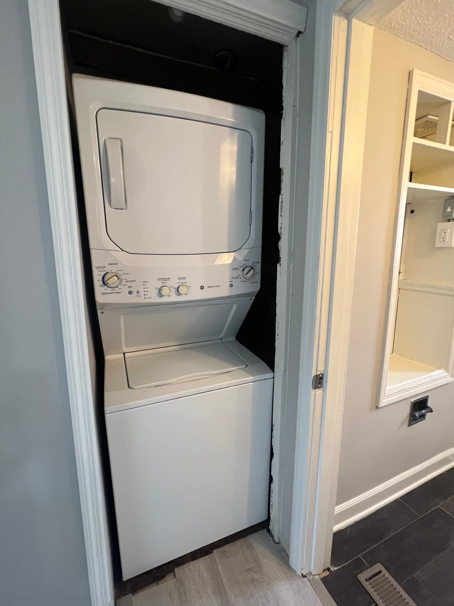 Building Photo - 278 Hosack St