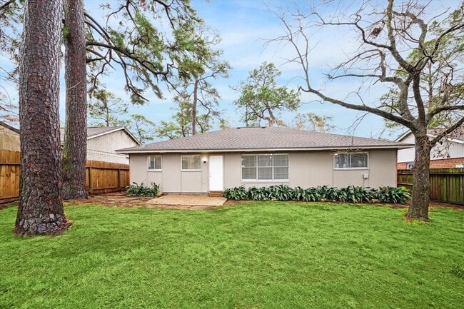 Building Photo - 5815 Bridgegate Dr