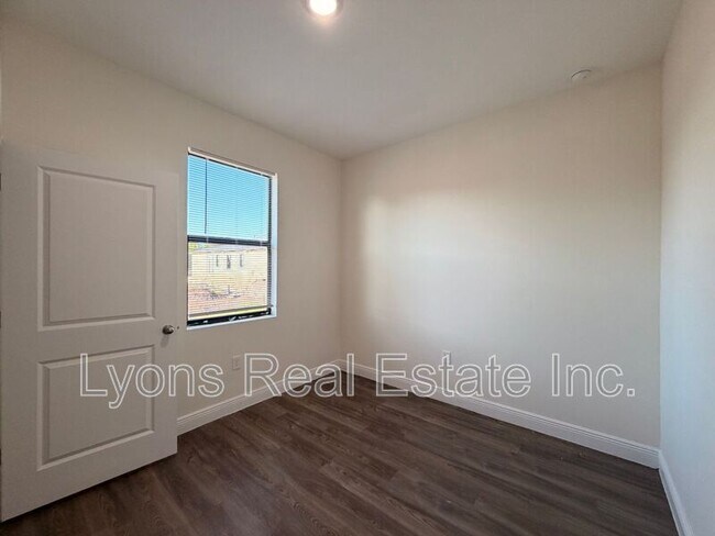 Building Photo - 452 Grant Blvd