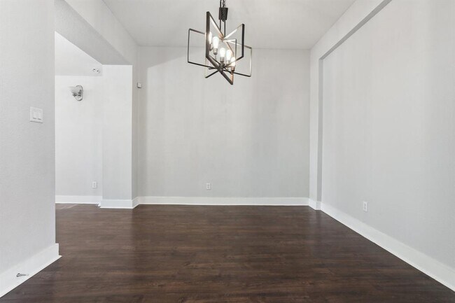 Building Photo - 2930 Grand Oaks Loop