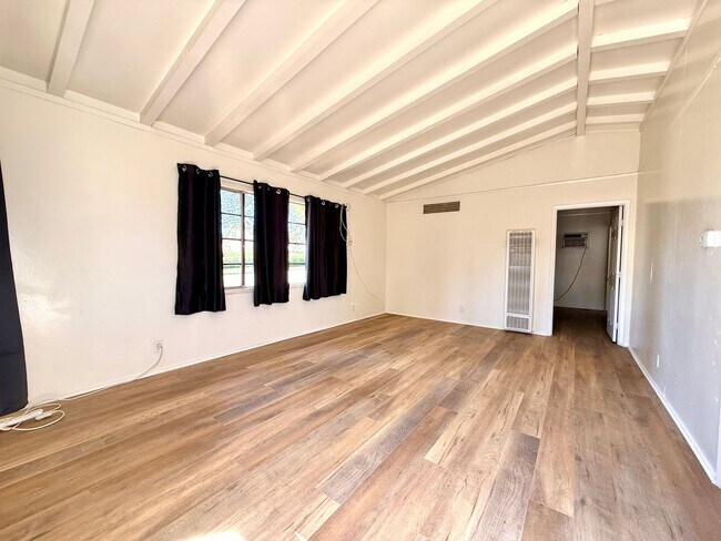 Primary Photo - 546 N 5th St