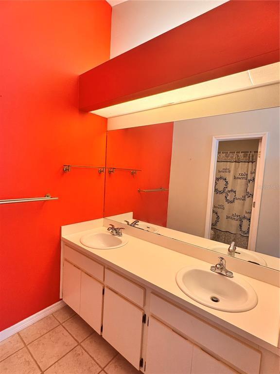 Building Photo - 2070 Sarah Louise Dr