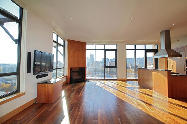 Building Photo - Epitome of Luxury: Spacious 2 Bedroom Pent...