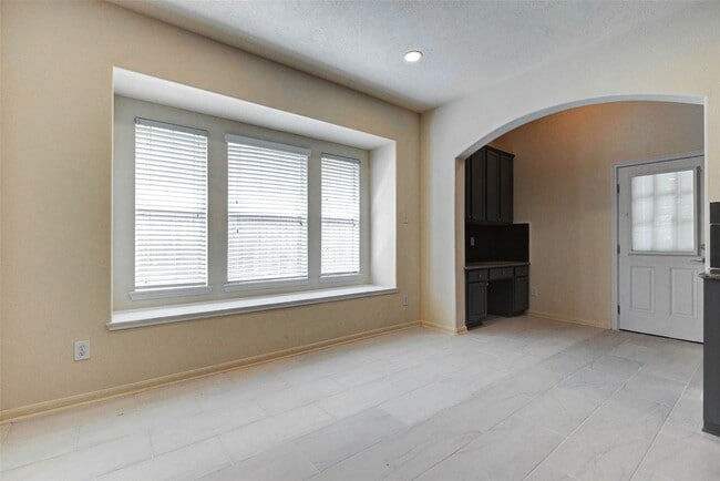 Building Photo - 26603 Summerbend Hollow Ln