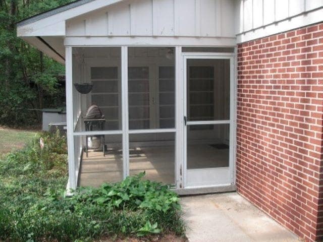 Building Photo - 2073 Hollywood Dr