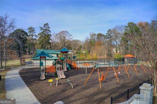 Building Photo - 1240 Oakland Terrace SW