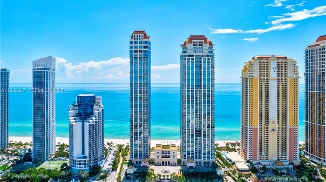 Building Photo - 17901 Collins Ave
