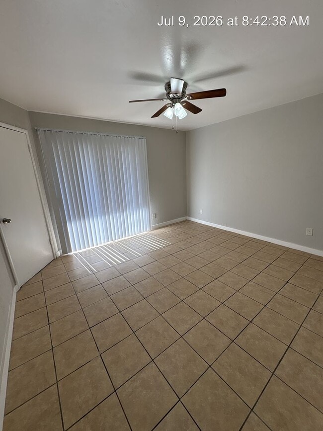 Building Photo - 3021