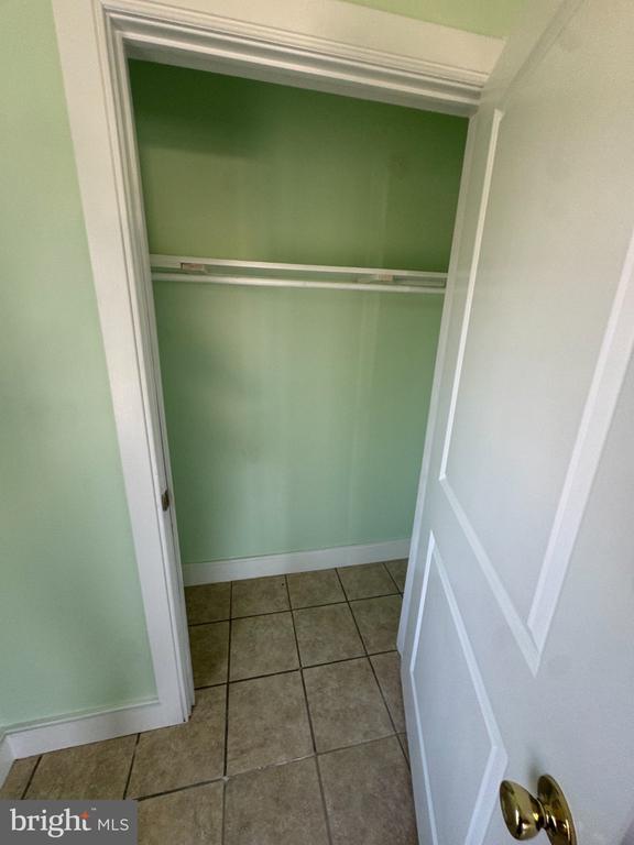 Building Photo - 332 E Broadway