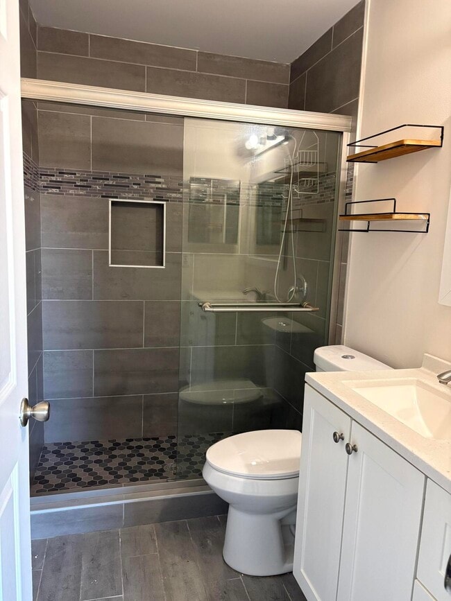 Building Photo - 5106 Pier Dr