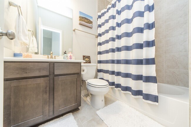 Building Photo - 12258 Oxford Cres Cir